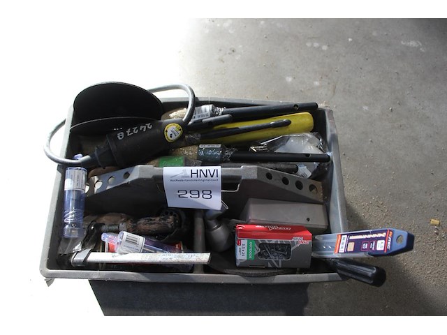 Bouwgerelateerde producten w.o. kwasten, boren en bevestigingsmaterialen. - afbeelding 1 van  1