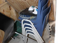 Bouwgerelateerde producten w.o. pvc buis, slangen, kettingen en kantine stoelen. - afbeelding 3 van  4