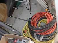 Bouwgerelateerde producten w.o. pvc buis, slangen, kettingen en kantine stoelen. - afbeelding 4 van  4