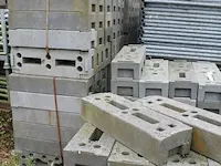 Bouwhekken 68 stuks met ruim 200 kunststof voeten van heras. - afbeelding 2 van  4