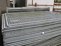 Bouwhekken 68 stuks met ruim 200 kunststof voeten van heras. - afbeelding 3 van  4