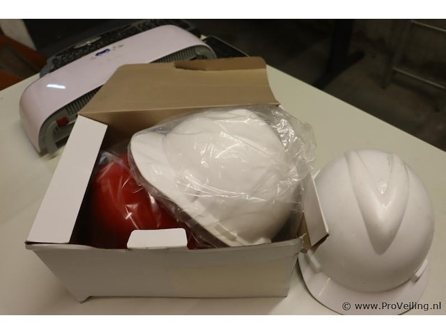 Bouwhelmen - 3 stuks - afbeelding 1 van  3