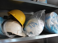 Bouwhelmen 14 stuks. voornamelijk nieuw. - afbeelding 1 van  1