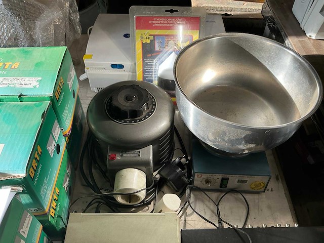 Bouwlamp en divers - afbeelding 8 van  9