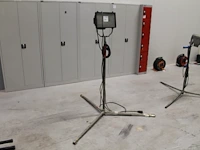 Bouwlamp op statief. - afbeelding 1 van  2