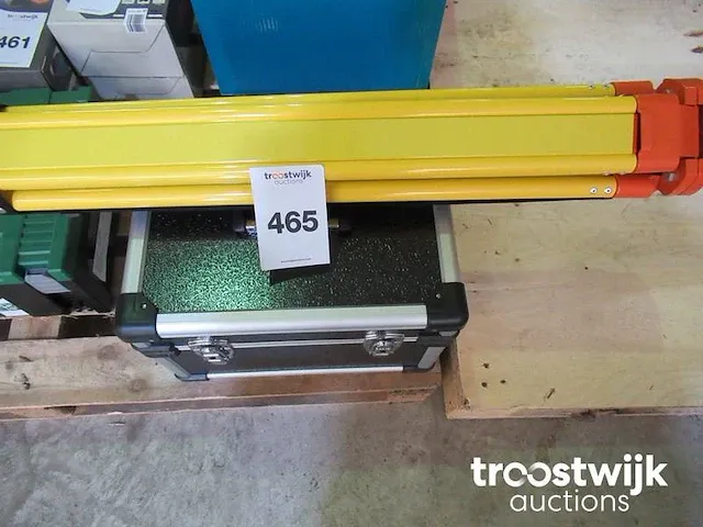 Bouwlaser op statief - afbeelding 5 van  5