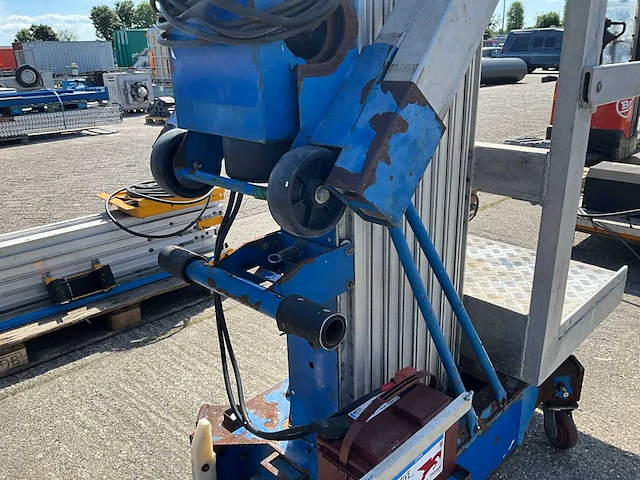 Bouwlift/ masthoogwerker op accu - afbeelding 4 van  16