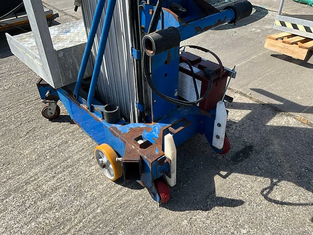 Bouwlift/ masthoogwerker op accu - afbeelding 6 van  16