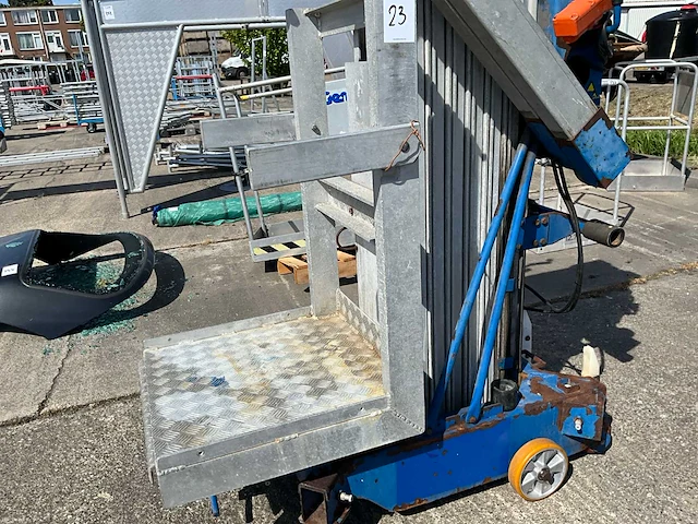 Bouwlift/ masthoogwerker op accu - afbeelding 15 van  16
