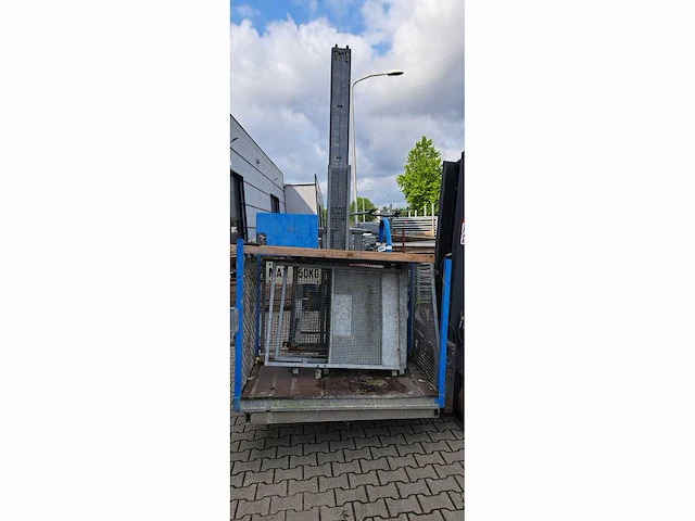 Bouwlift met mast 330cm - afbeelding 2 van  6