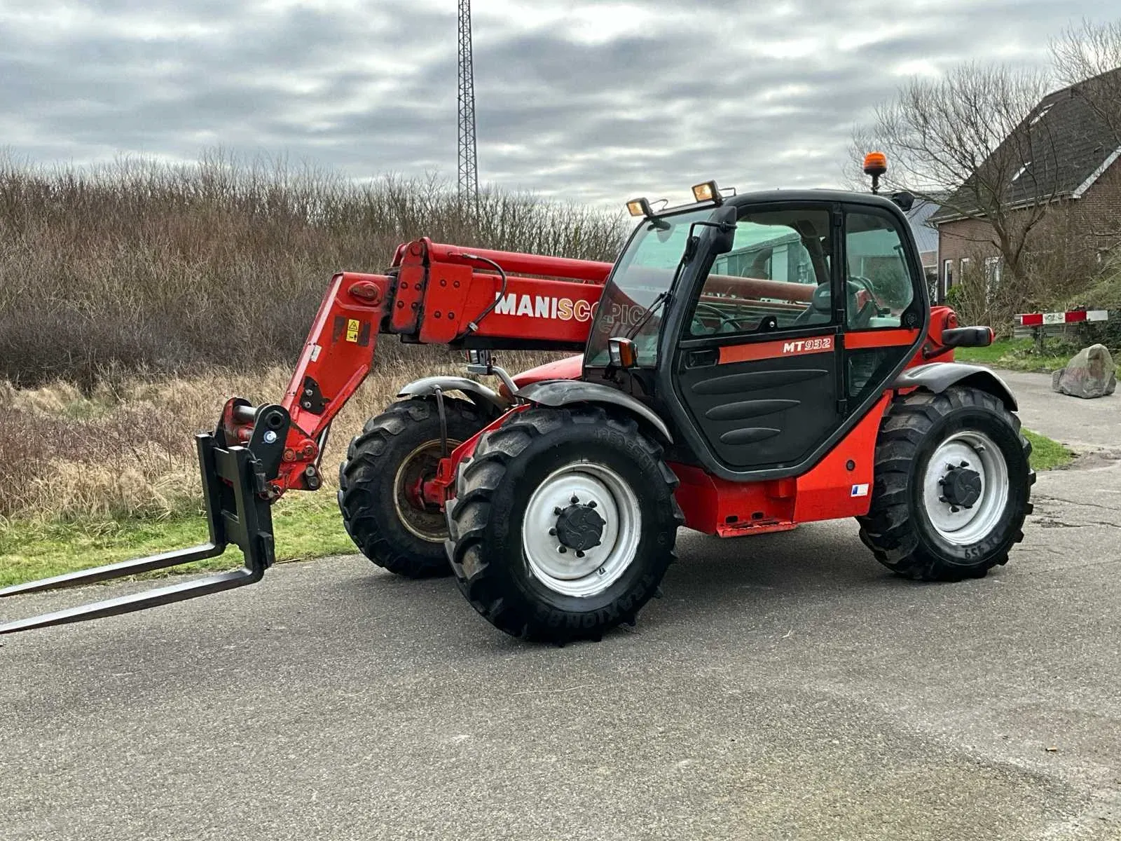 Bouwmachines, hoogwerkers, heftrucks, agrarisch materieel en gereedschappen
