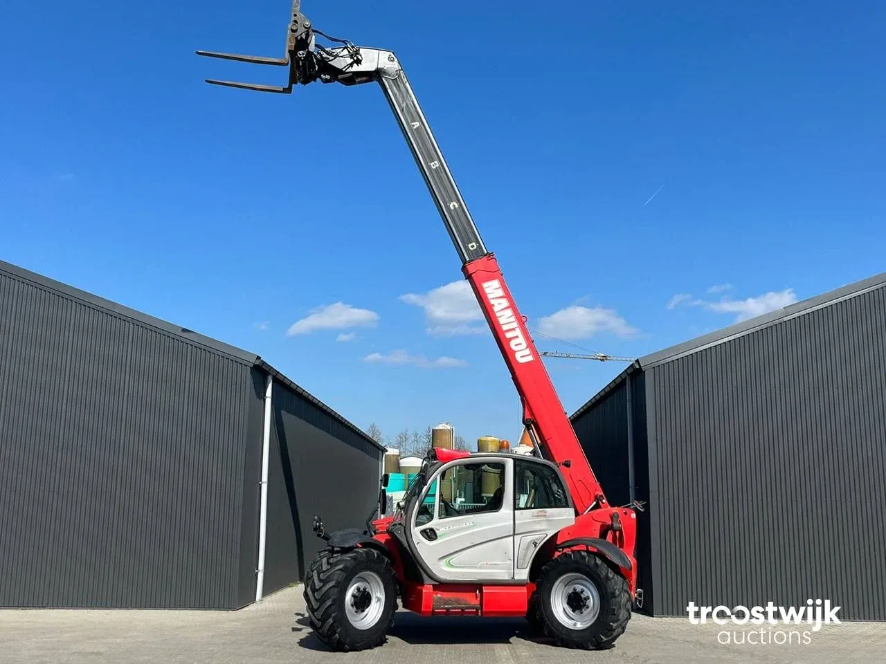 Bouwmachines, voertuigen, tuin- en parkmachines en gereedschappen