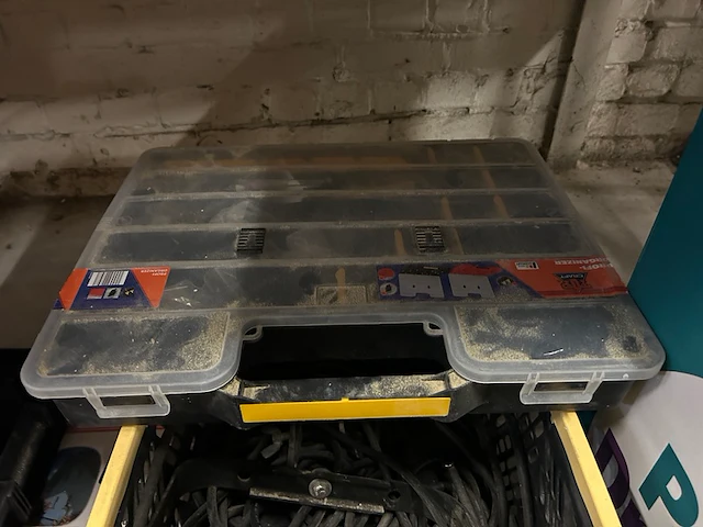 Bouwmarkt artikelen, snoeren en gereedschap - afbeelding 4 van  7
