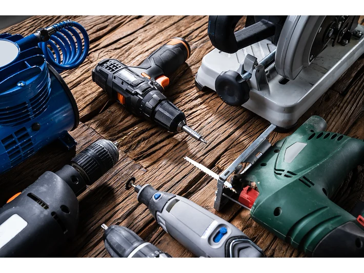 Bouwmateriaal, gereedschap en industrieel materieel