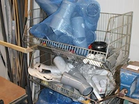 Bouwmaterialen w.o. pvc buizen en koppelingen, hoek- en plafondstrips, kalkzandstenen, isolatie en stempel. - afbeelding 3 van  7