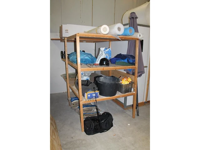 Bouwproducten waaronder speciekuip, ophoogzand, poederlijm, lijmklem, gips, ondervloer, miofol, bubblefolie... - afbeelding 2 van  7