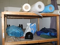 Bouwproducten waaronder speciekuip, ophoogzand, poederlijm, lijmklem, gips, ondervloer, miofol, bubblefolie... - afbeelding 3 van  7