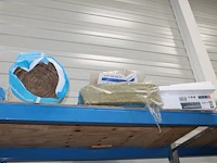 Bouwprodukten w.o. stenen, isolatie, vloerenzand, egaliseermiddel en diverse mortels op 3 pallets en op ste... - afbeelding 2 van  6