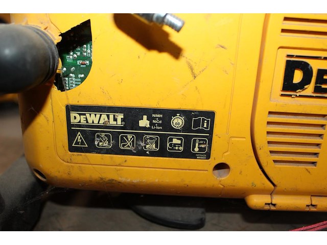 Bouwradio dewalt. - afbeelding 2 van  3