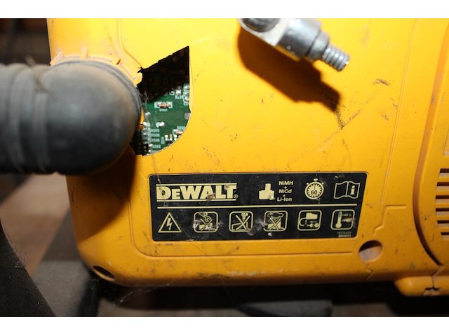 Bouwradio dewalt. - afbeelding 2 van  3