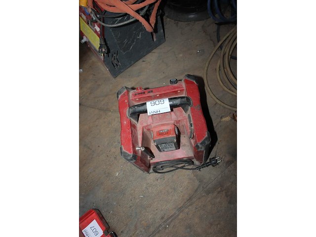 Bouwradio hilti met accu. - afbeelding 3 van  3