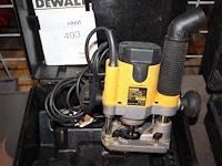 Bovenfrees dewalt in kunststof koffer. - afbeelding 2 van  2