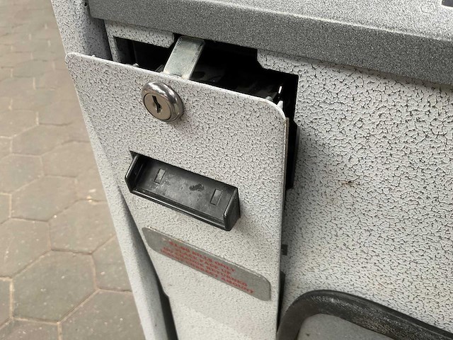 Bowlingbal reinigingsmachine - afbeelding 8 van  10