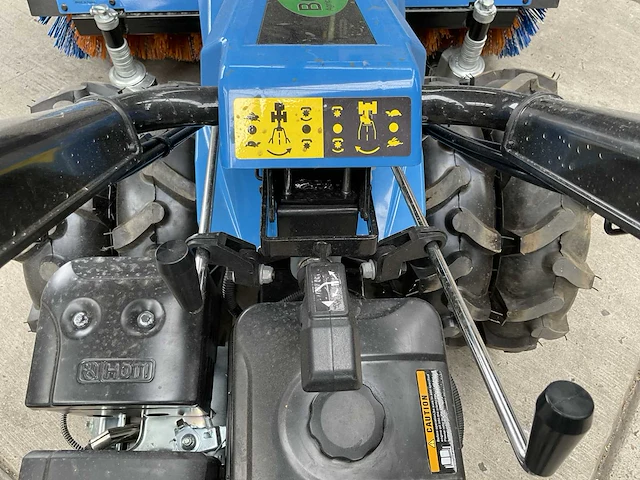 Boxer 120 cm zelfrijdende veegmachine met accessoires - afbeelding 7 van  23