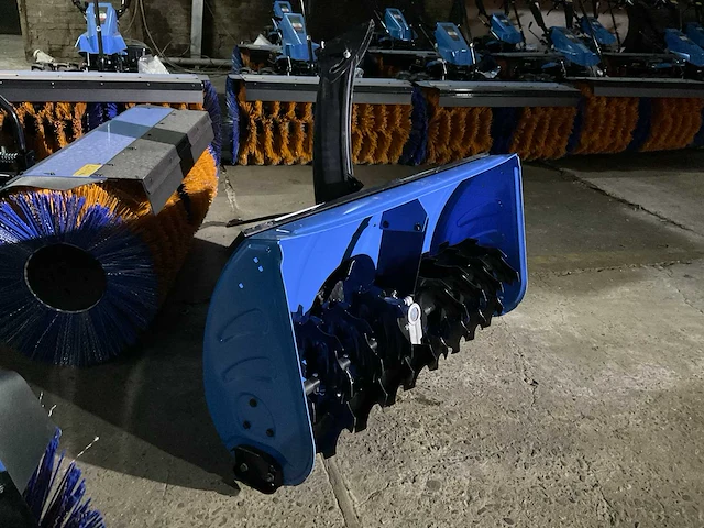 Boxer 120 cm zelfrijdende veegmachine met accessoires - afbeelding 15 van  23