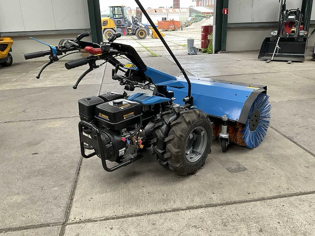 Boxer 120 cm zelfrijdende veegmachine met accessoires - afbeelding 20 van  23