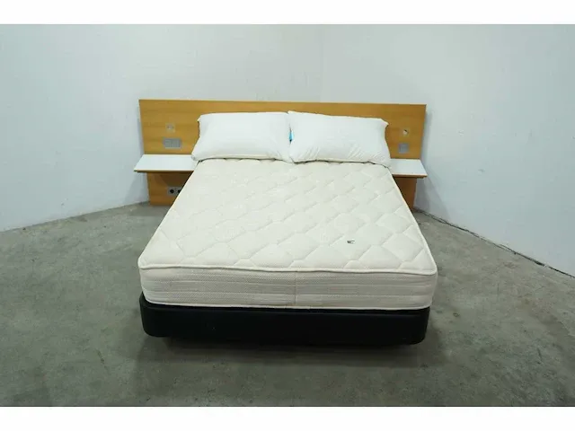 Boxspring 240x200x97 (2x) - afbeelding 2 van  5