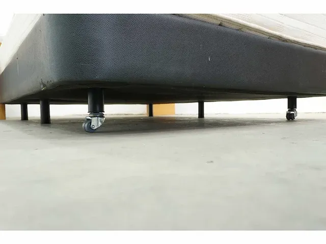 Boxspring 240x200x97 (2x) - afbeelding 4 van  5