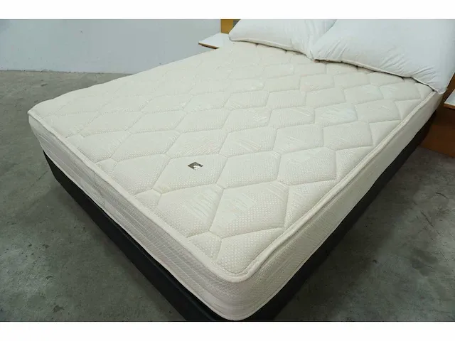 Boxspring 240x200x97 (2x) - afbeelding 5 van  5