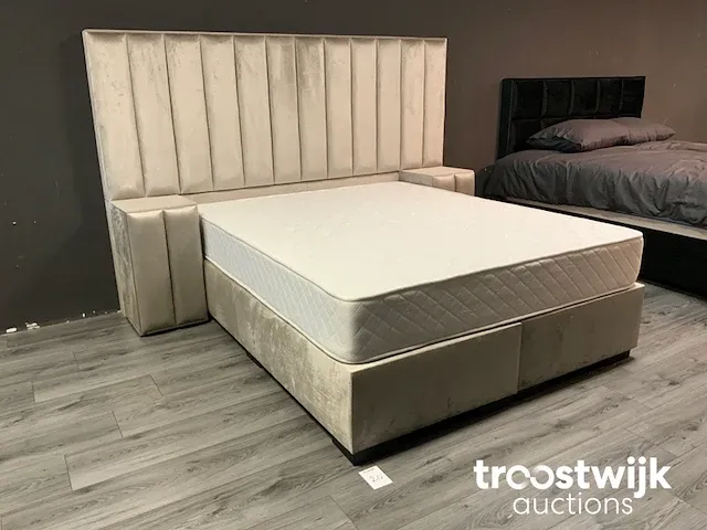 Boxspring - afbeelding 1 van  7