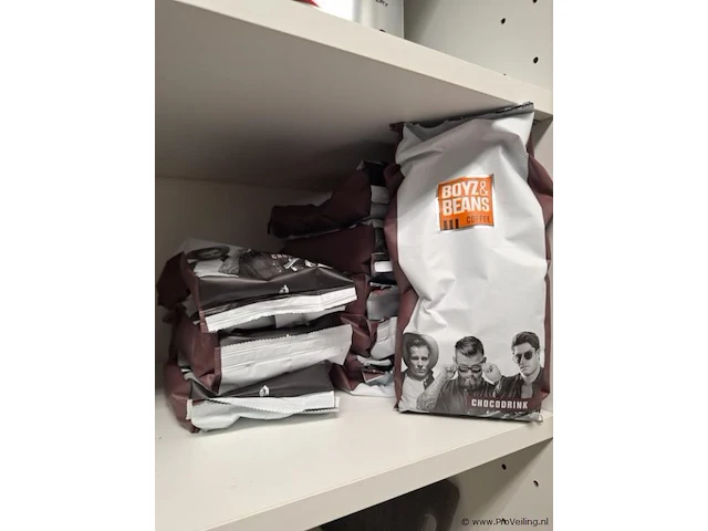 Boyz & beans chocodrank - 9 zakken á 750gr - afbeelding 1 van  3