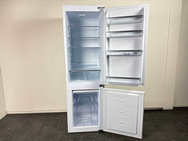B&q ghbi7070ffuk inbouw koel-vries combinatie 182 l 41 db wit - afbeelding 4 van  7