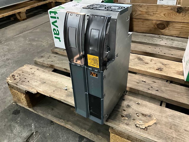 B&r acoposmulti 8b0p0440hc00.001-1 frequentieregelaar - afbeelding 1 van  6