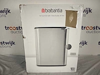 Brabantia bo touch bin prullenbak - 60 liter - matt steel fingerprint proof - afbeelding 2 van  2