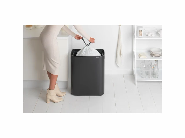 Brabantia bo touch bin prullenbak matt black, 1 binnenemmer 60l - afbeelding 2 van  4