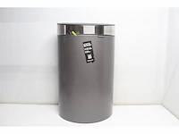 Brabantia touch bin new 40 liter afvalbak met uitneembaar binnenwerk platina deksel mat staal - afbeelding 5 van  6