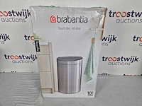 Brabantia touch bin prullenbak - 40 liter - matt black - afbeelding 2 van  3