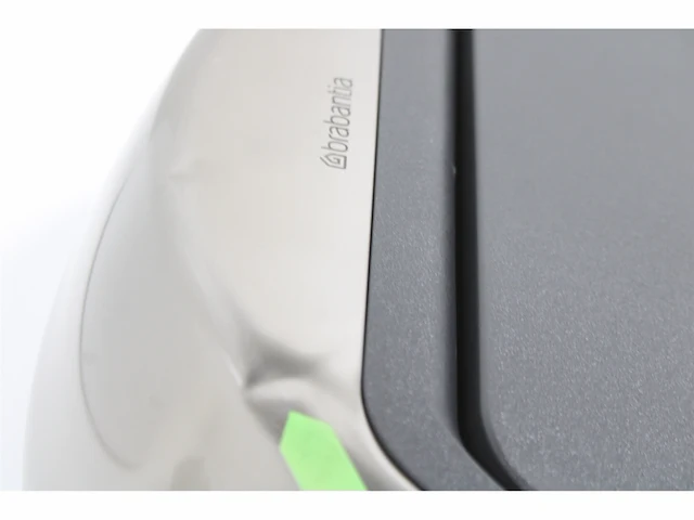 Brabantia touch bin prullenbak 60 l wit met matt steel fingerprint proof deksel - afbeelding 3 van  3