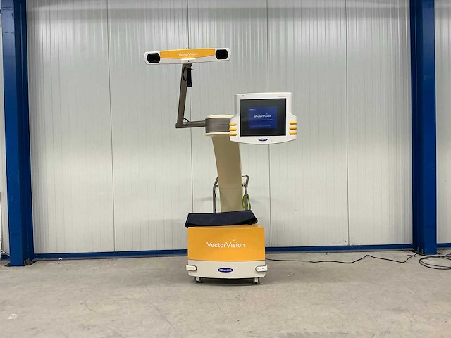 Brainlab - vector vision - compact image surgical navigation system - afbeelding 1 van  5