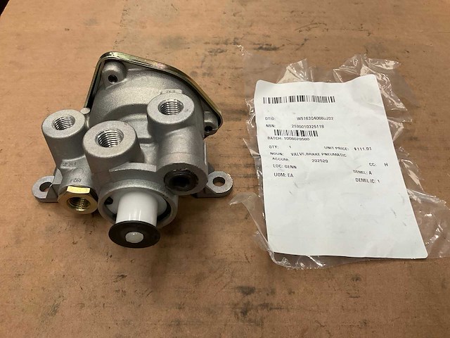 Brake pneumatic valve - afbeelding 2 van  4