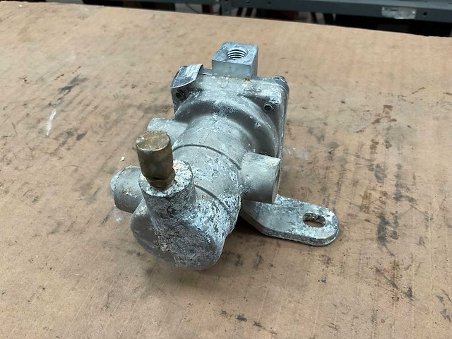 Brake pneumatic valve - afbeelding 3 van  6