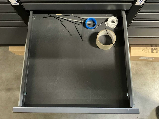 Brakel werkbank met gereedschap - afbeelding 10 van  29