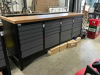 Brakel werkbank met gereedschap