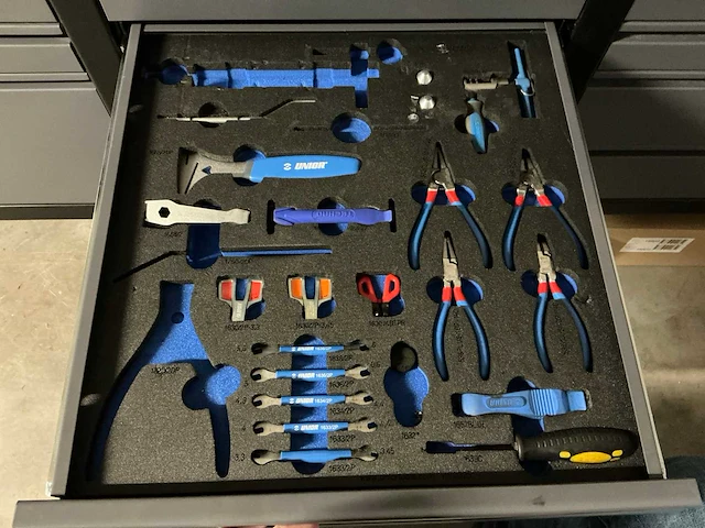 Brakel werkbank met gereedschap - afbeelding 11 van  27