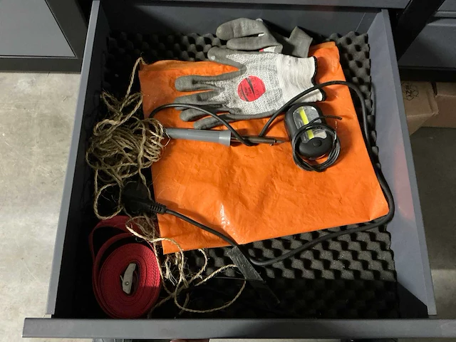 Brakel werkbank met gereedschap - afbeelding 14 van  27