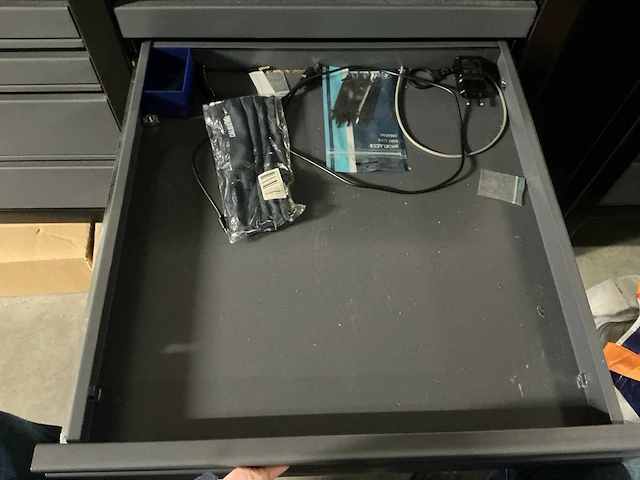 Brakel werkbank met gereedschap - afbeelding 18 van  27